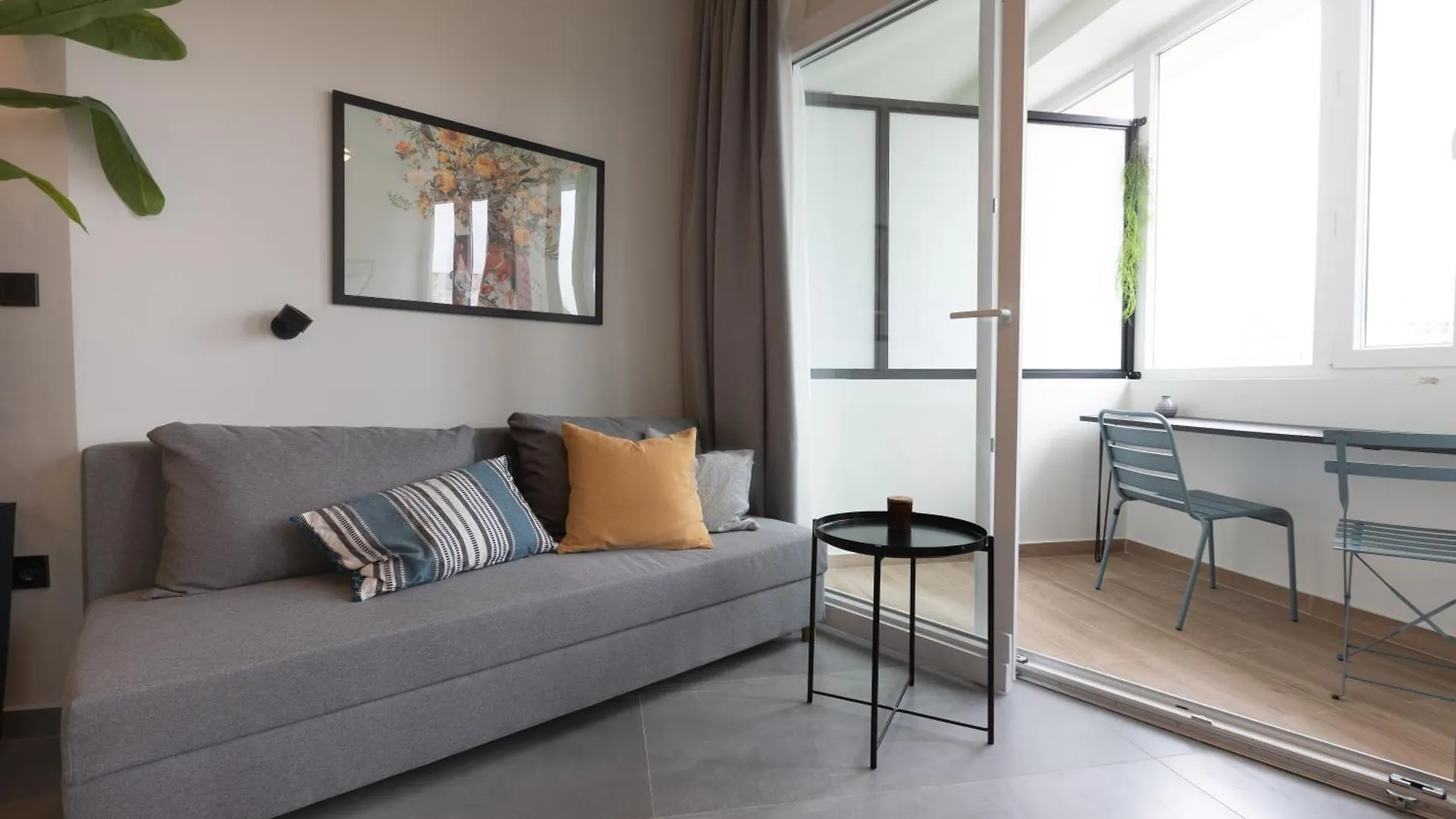 Homevision - The Next Chapter Thessaloniki Apartment