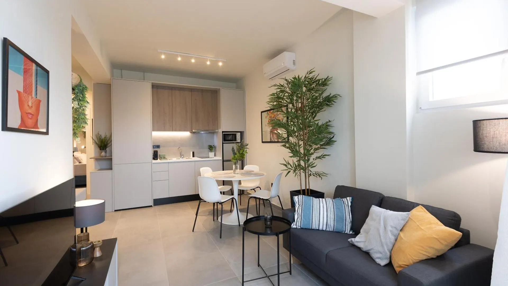 Homevision - The Next Chapter Thessaloniki Apartment